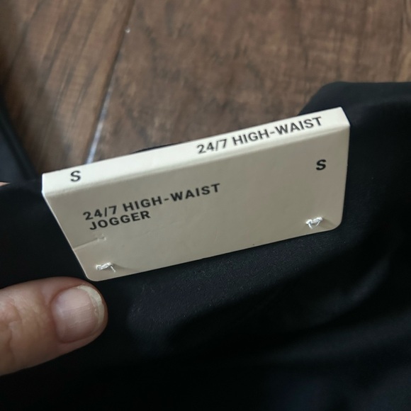 Soma 24/7 High Waist Jogger NWT Black Size S - Picture 4 of 8